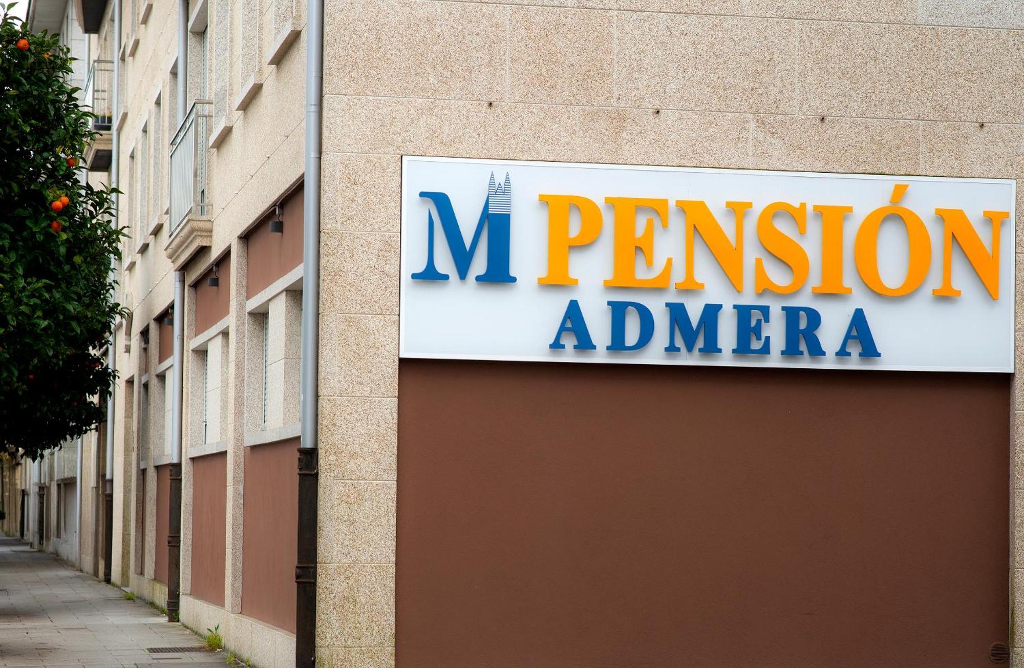 Pensión Boutique AdMera Cerca hospital Clínico Santiago de Compostela Exterior foto